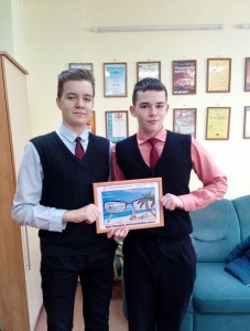 Учащиеся 11-го класса Общеобразовательного лицея Тюменского индустриального университета Борис Белоногов и Алексеюй Иванов