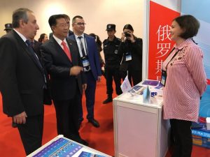 Оксана Скрауч с Президентом Китайской образовательной ассоциации международных обменов Лю Лиминем