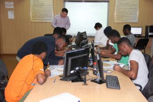 В Международном учебно-тренажерном центре ТИУ иностранные студенты учатся ликвидировать аварии на буровой