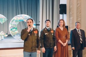 Александр Заболотских поздравляет бойцов с праздником