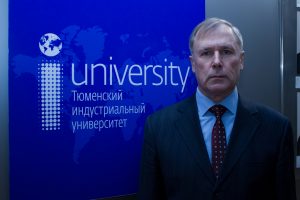 Доктор исторических наук, профессор ТИУ Виктор Карпов