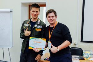 Экс-руководитель пресс-службы ВСС «Академический» Дмитрий Гальченко научил ребят азам работы с векторными редакторами