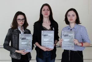 слева на право: Диана Гафарова, Анастасия Волосникова и Виктория Гафарова