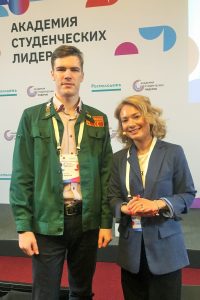 Антой Шигапов и Юлианна Плискина, которая входит в ТОП-20 лучших спикеров России 2019 года по версии портала «Национальные интересы»